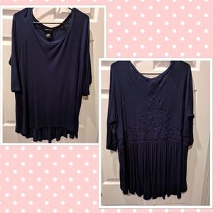 Navy 3/4 sleeve shirt with crotchet back